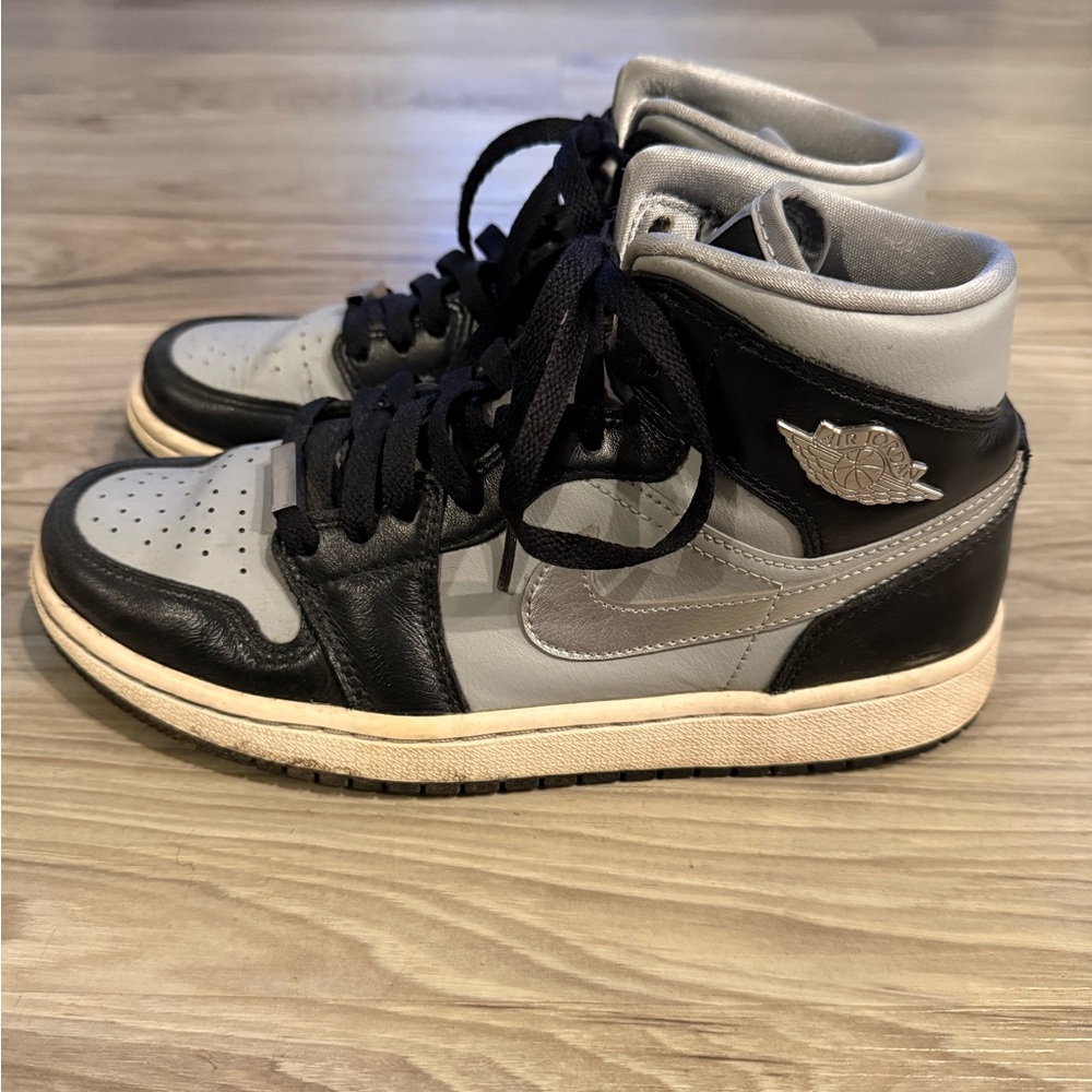Women’s Air Jordan 1 Mid SE "Black Chrome Size 8